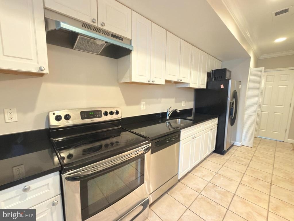 1246 Queen Street Ne - Photo 9