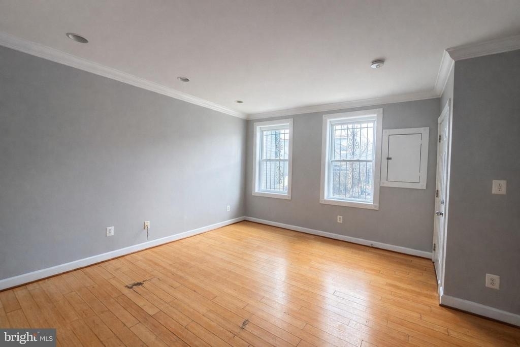 1246 Queen Street Ne - Photo 10