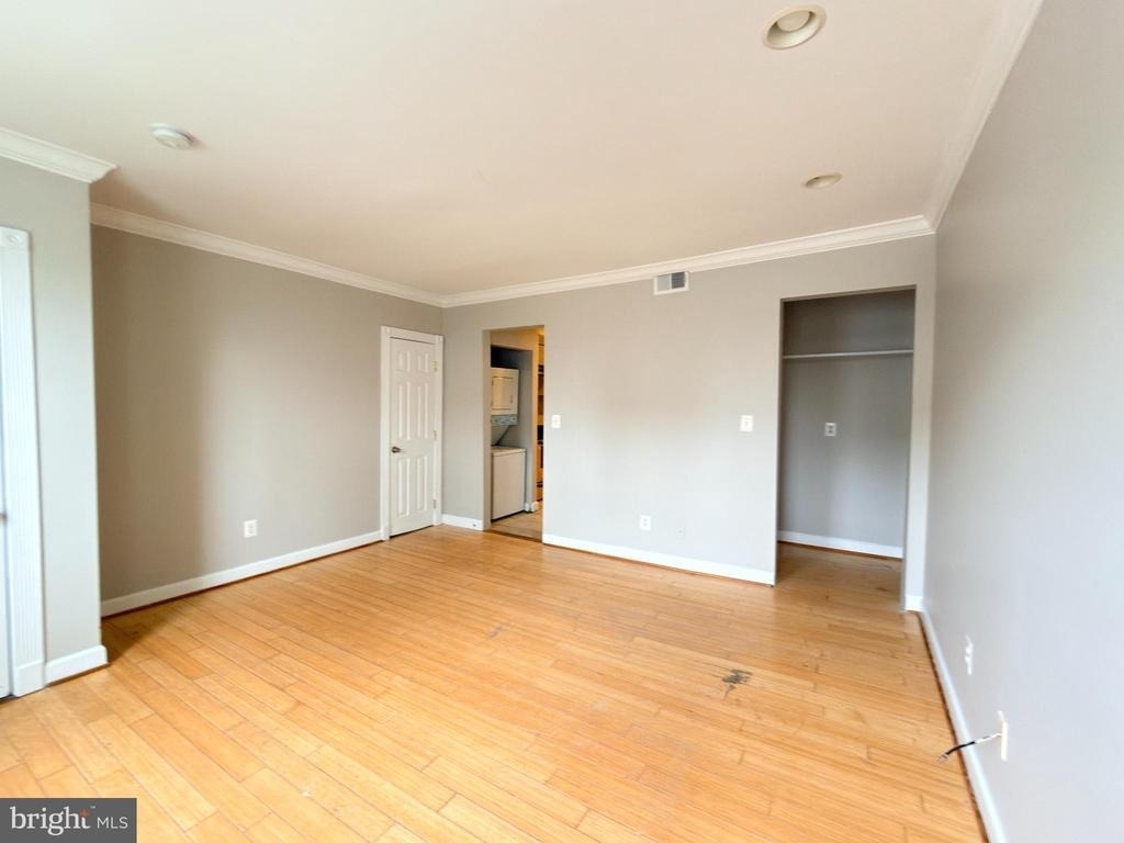 1246 Queen Street Ne - Photo 2