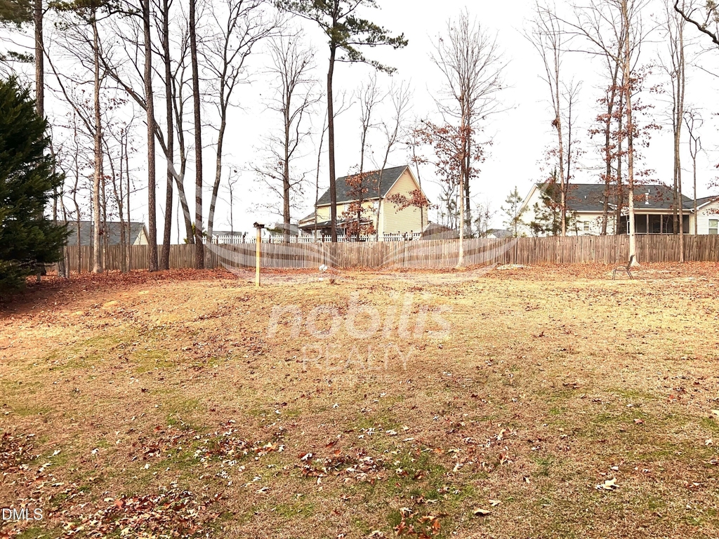803 Yorkshire Drive - Photo 11