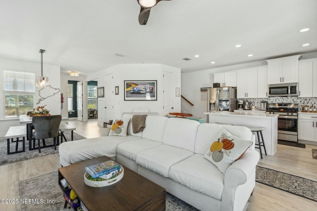 213 Daydream Avenue - Photo 12
