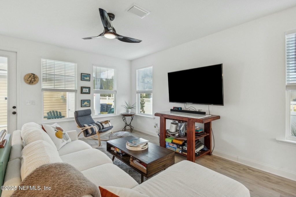 213 Daydream Avenue - Photo 10