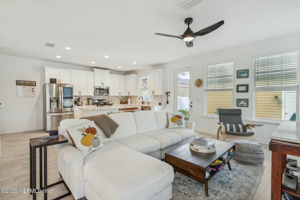 213 Daydream Avenue - Photo 11