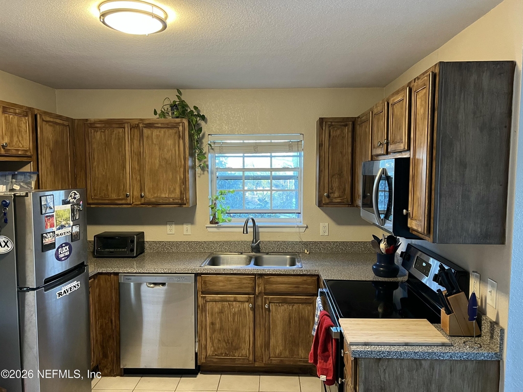7800 Point Meadows Drive - Photo 11