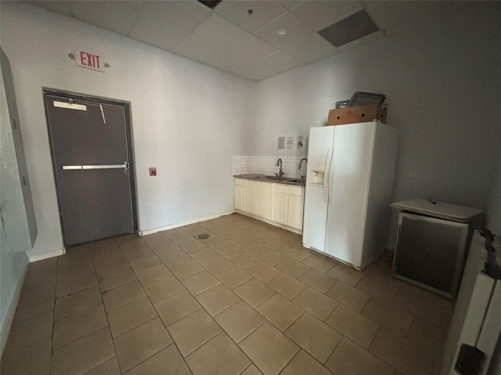 12917 W Bellfort Avenue - Photo 9