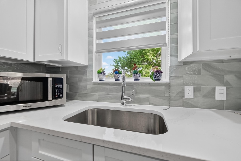 407 1/2 Fairbanks Street - Photo 10