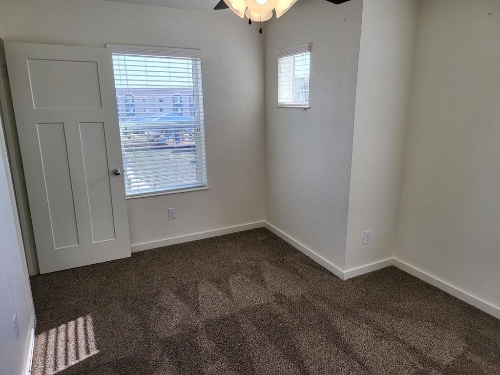 21155 Gosling Road - Photo 29