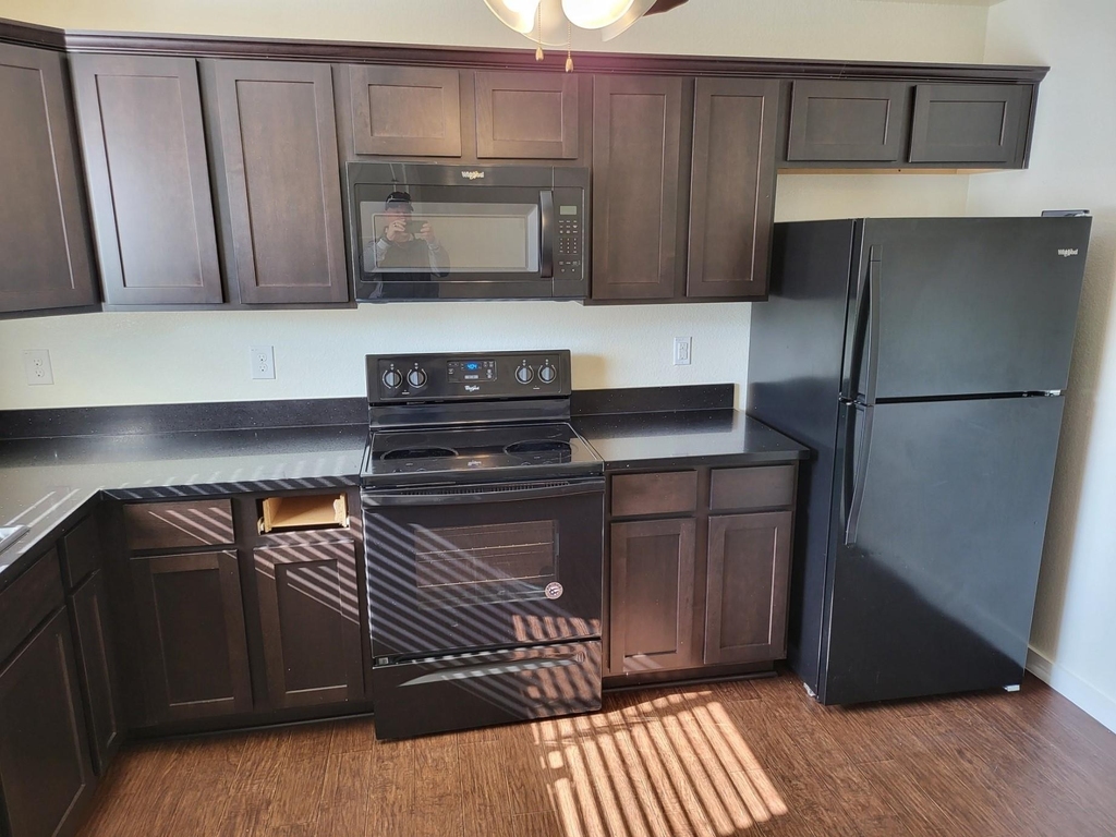 21155 Gosling Road - Photo 9