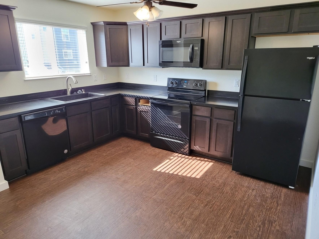 21155 Gosling Road - Photo 7