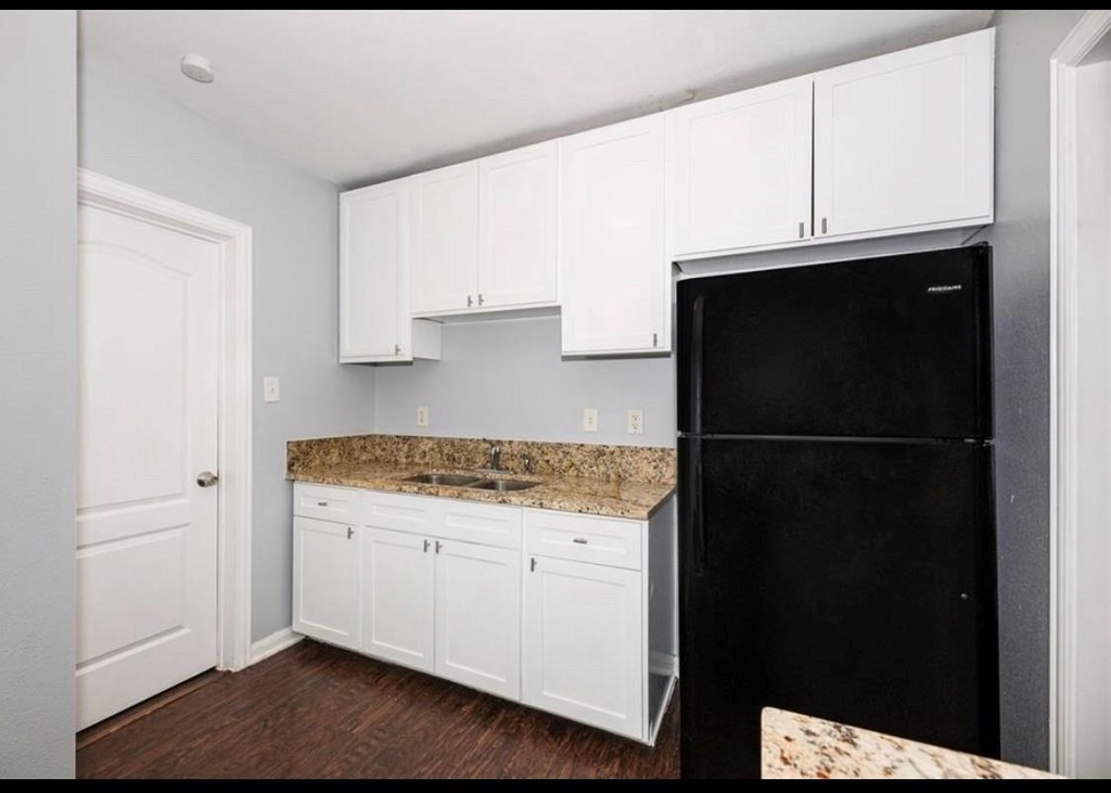 2719 Virginia Street - Photo 6