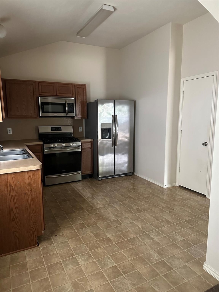 15823 Regal Trace Lane - Photo 11