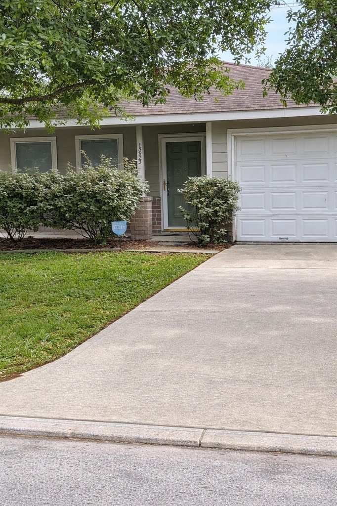 15823 Regal Trace Lane - Photo 2