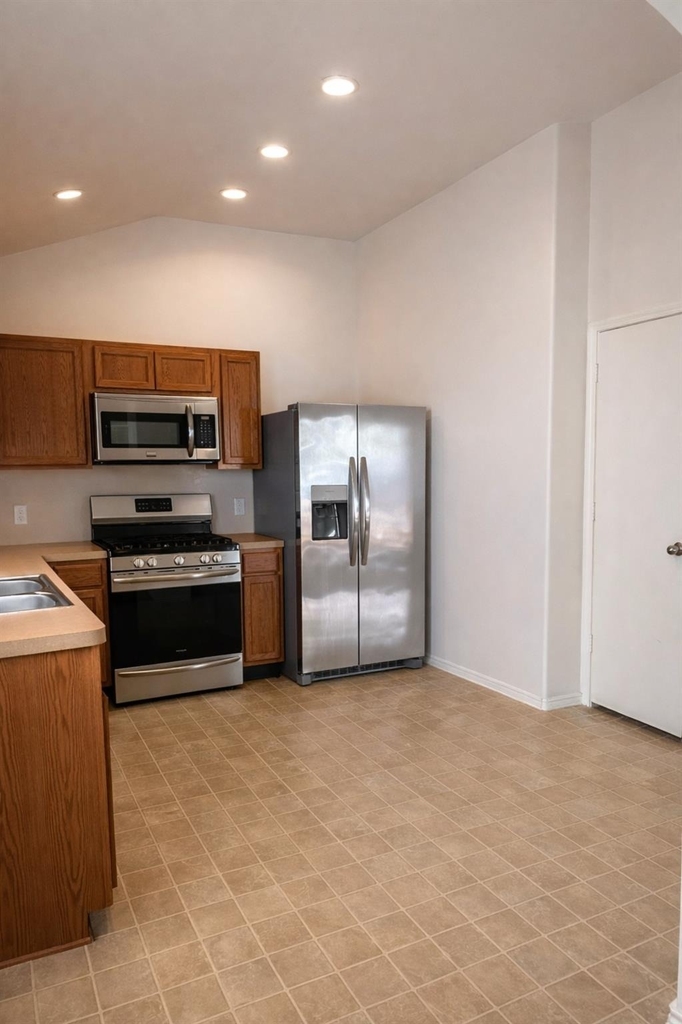 15823 Regal Trace Lane - Photo 9