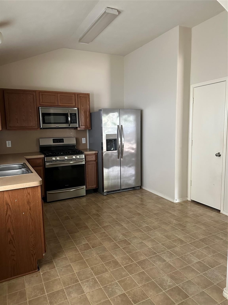 15823 Regal Trace Lane - Photo 8