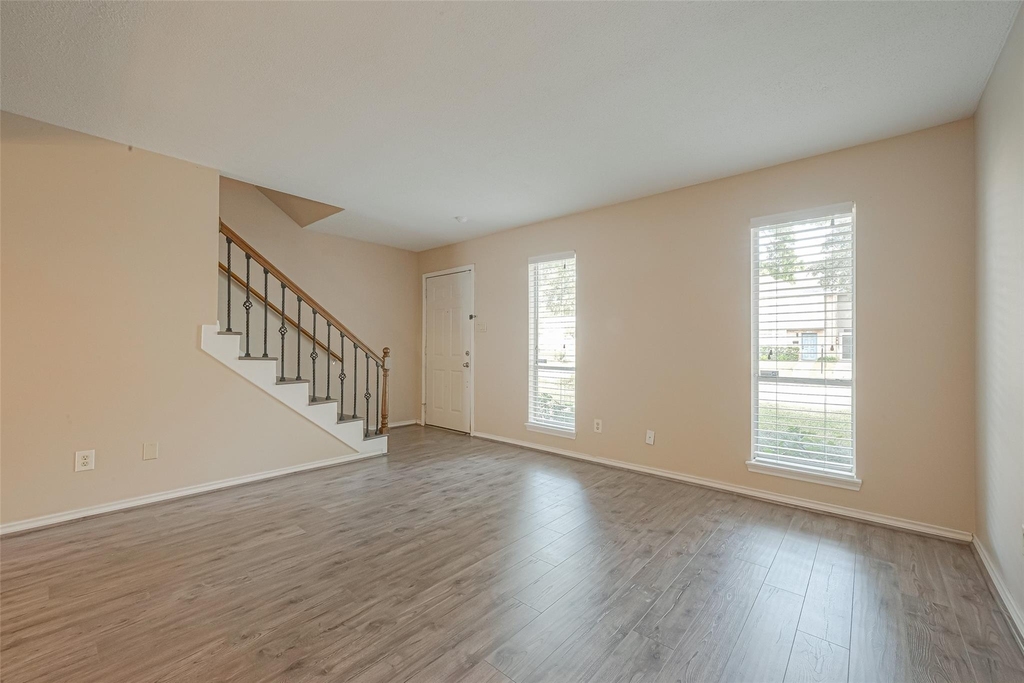10217 Longmont Drive - Photo 5
