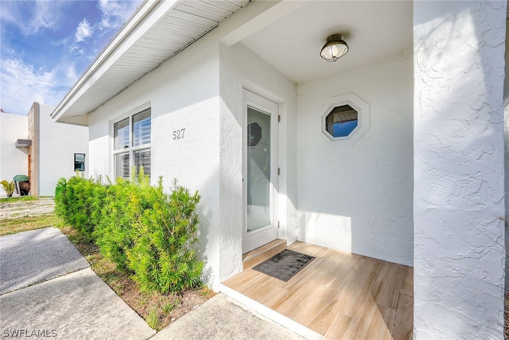 527 109th Avenue N - Photo 3