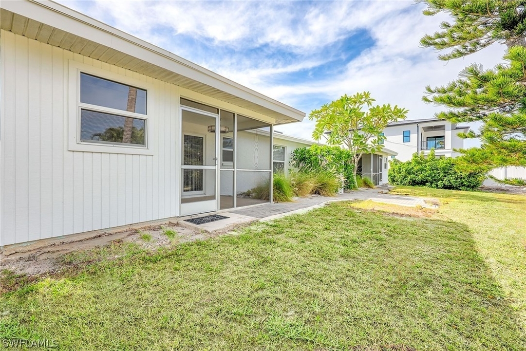 527 109th Avenue N - Photo 21