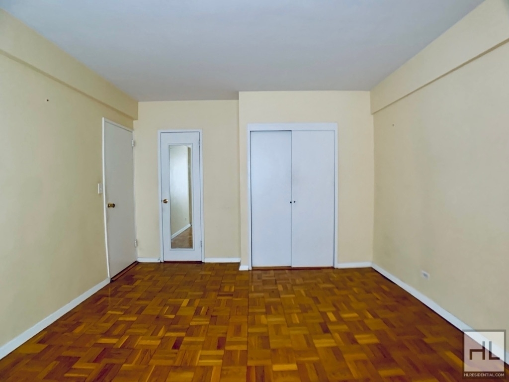 Beekman Place - Photo 1