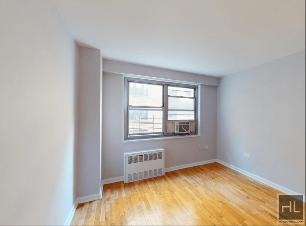 West 97th Street - Photo 5