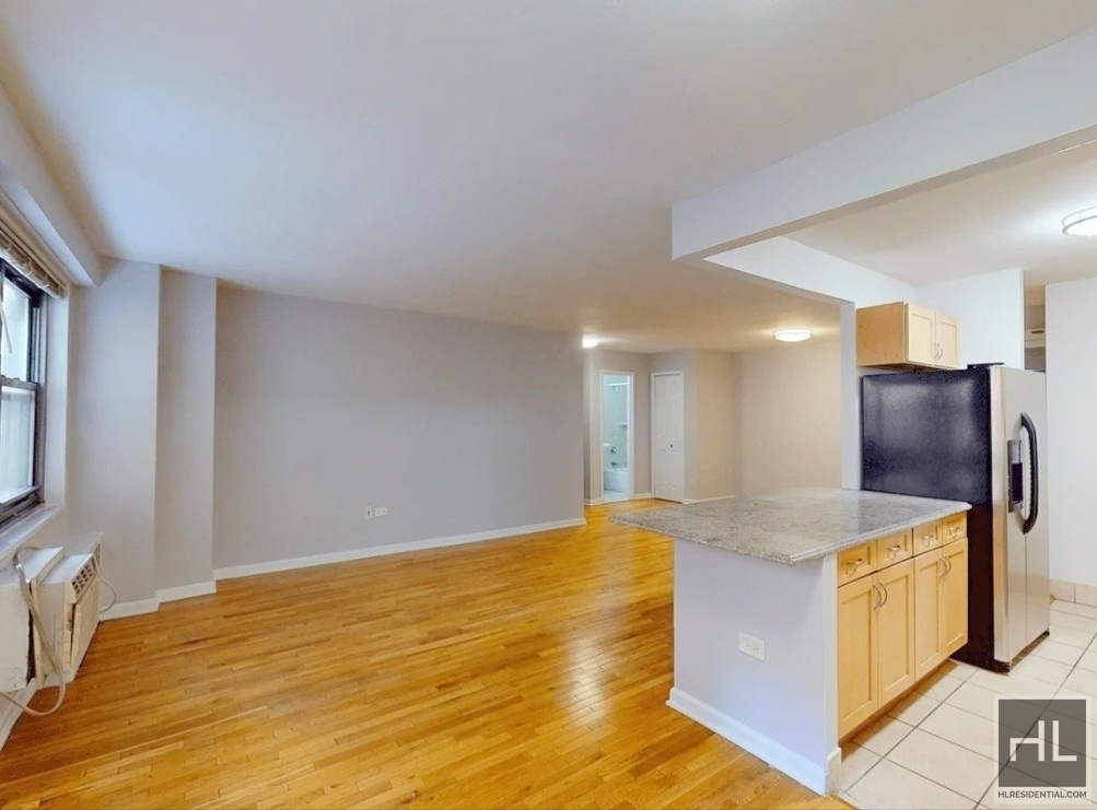 West 97th Street - Photo 4