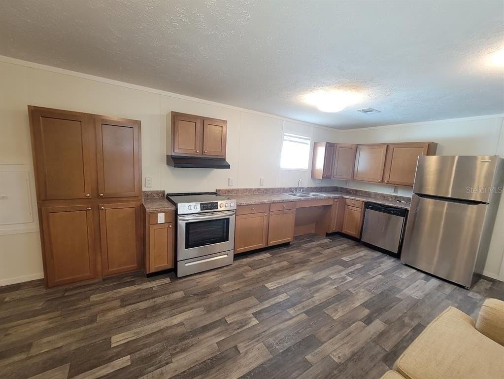 5700 Holiday Park Boulevard - Photo 9