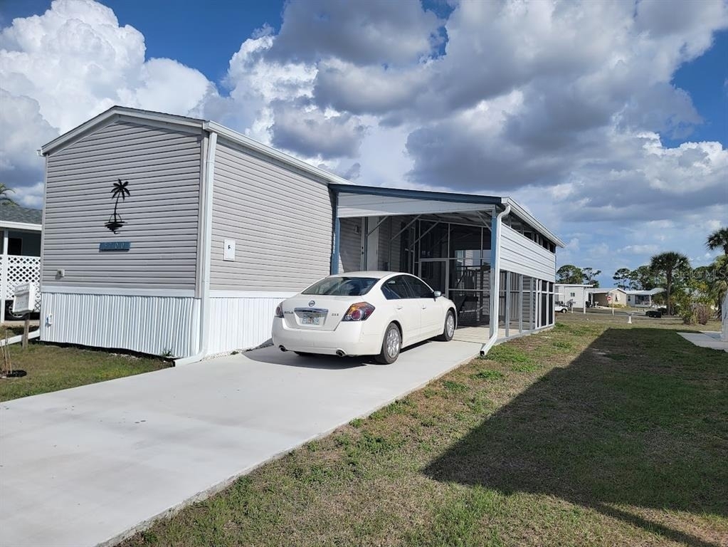 5700 Holiday Park Boulevard - Photo 0