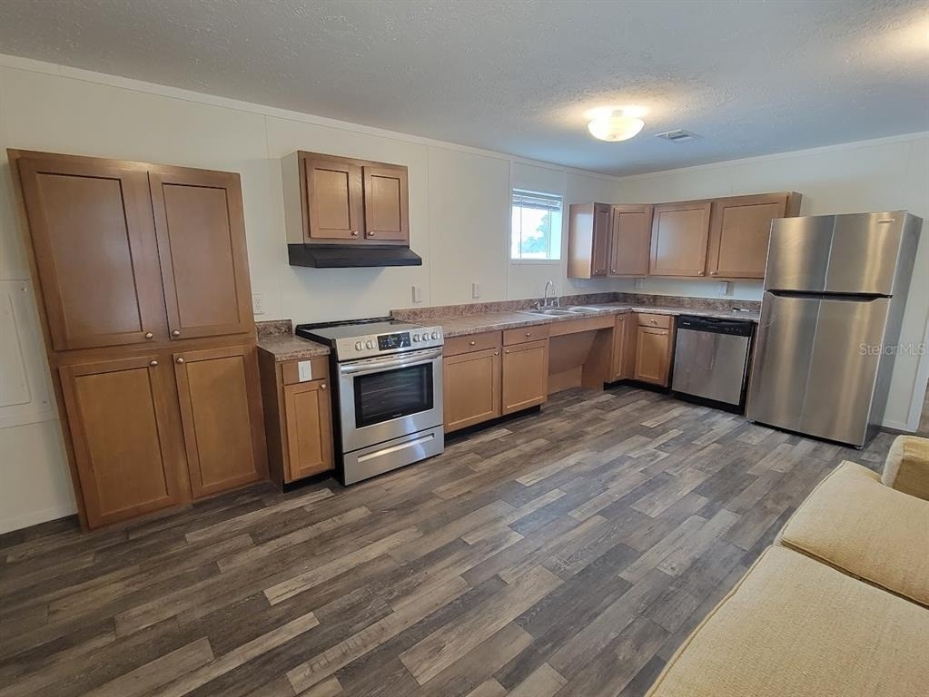5700 Holiday Park Boulevard - Photo 2