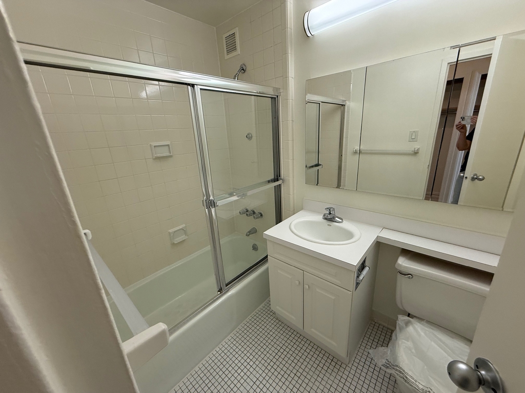 1 Astor Place - Photo 5
