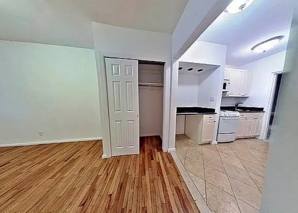 258 East 78th Street - Photo 2