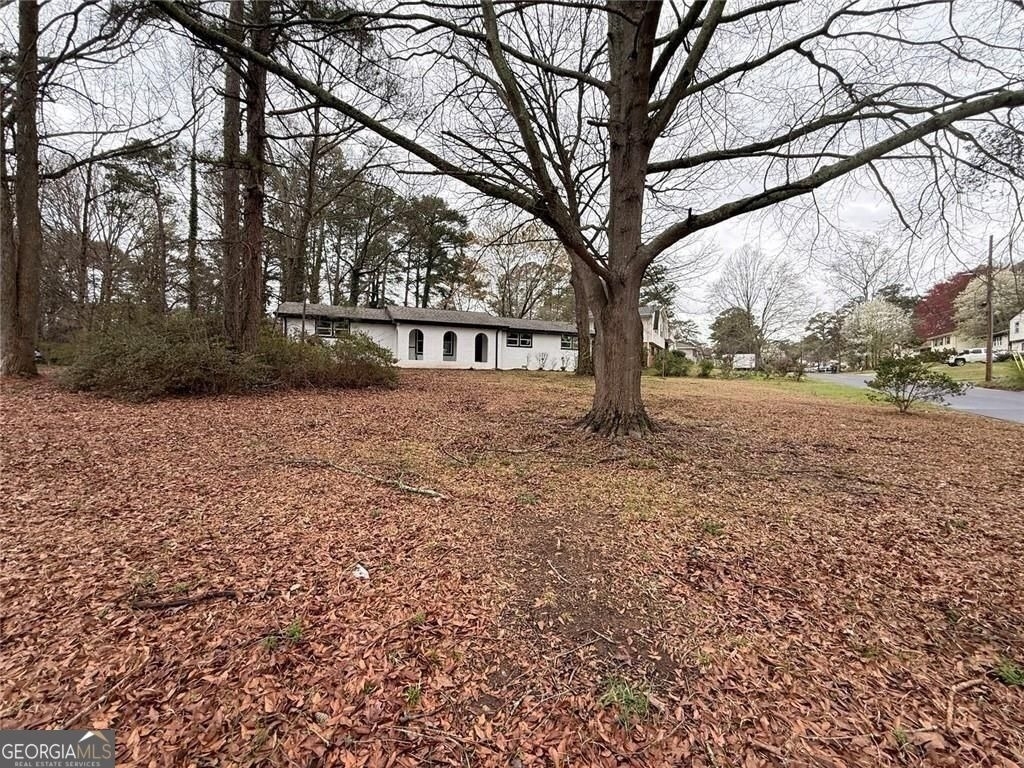 1055 Pinecrest Drive - Photo 3