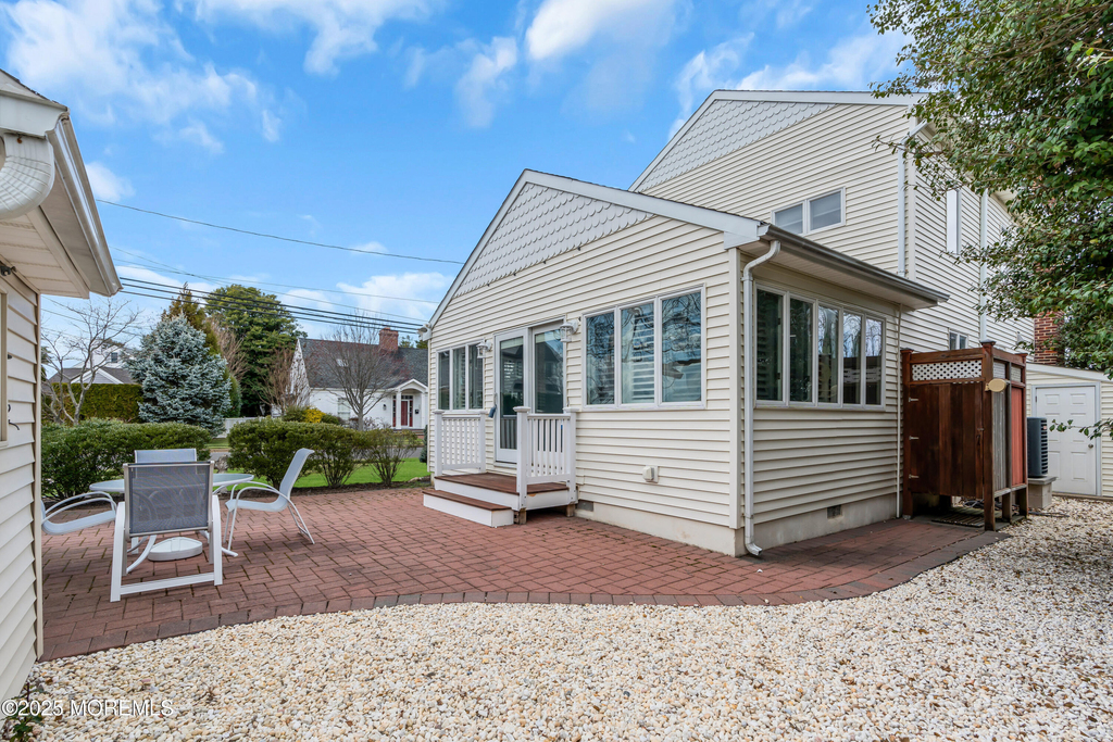 124 Neptune Place - Photo 32