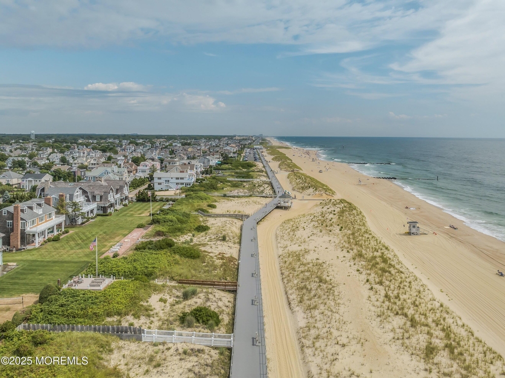 124 Neptune Place - Photo 43