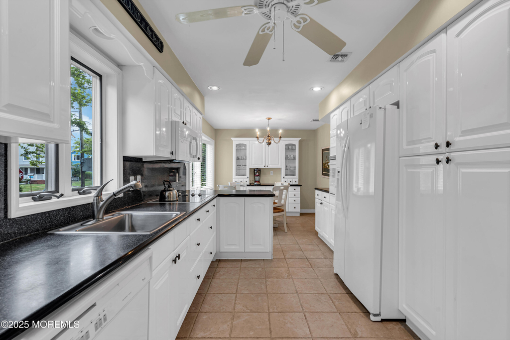 218 3rd Avenue - Photo 5