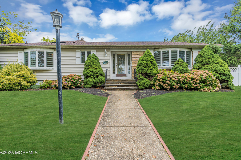 218 3rd Avenue - Photo 1
