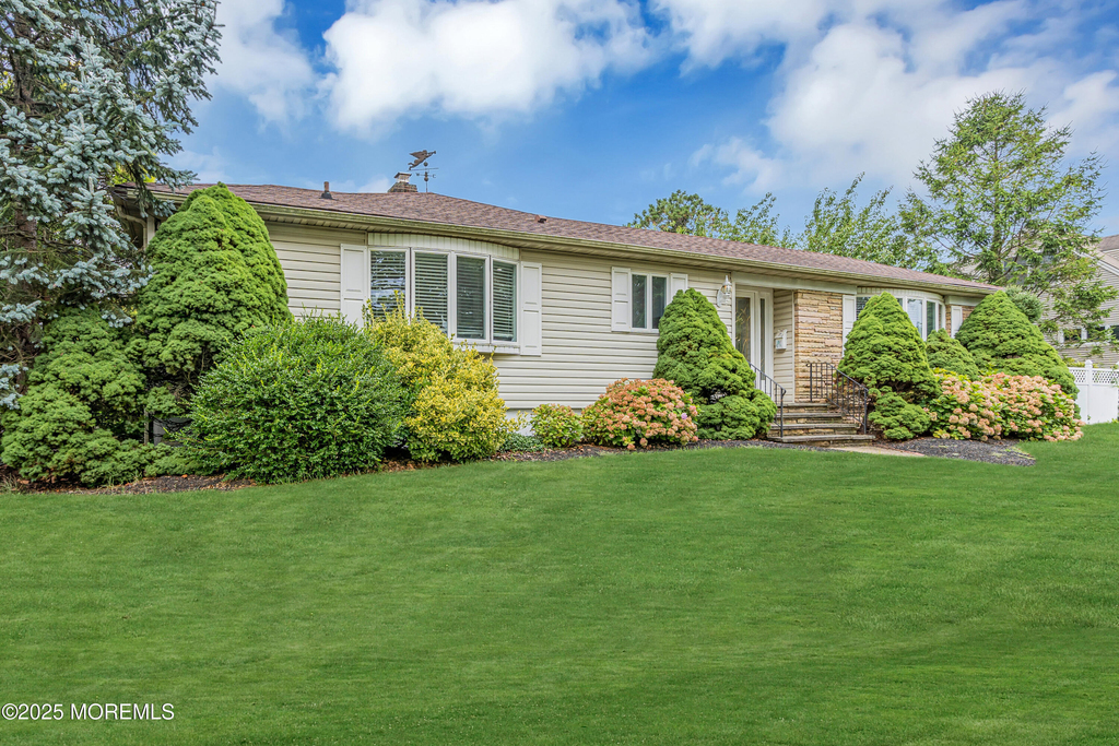 218 3rd Avenue - Photo 0