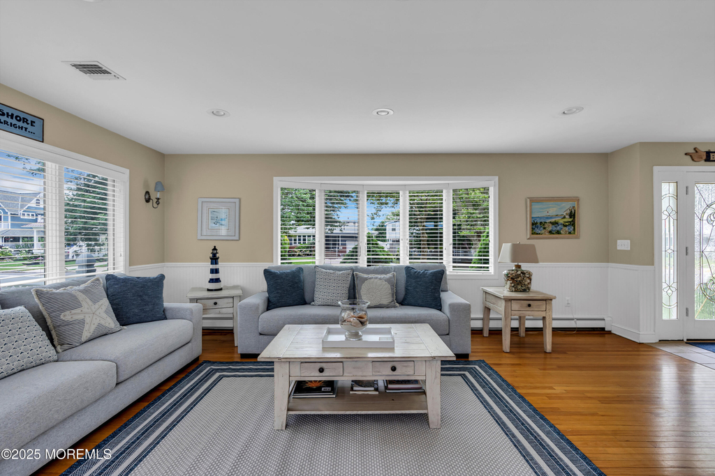 218 3rd Avenue - Photo 2