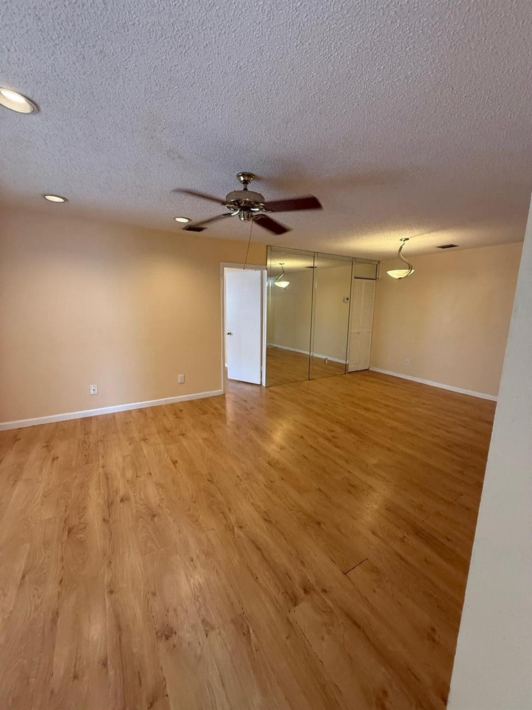 3531 Nw 94th Avenue - Photo 3