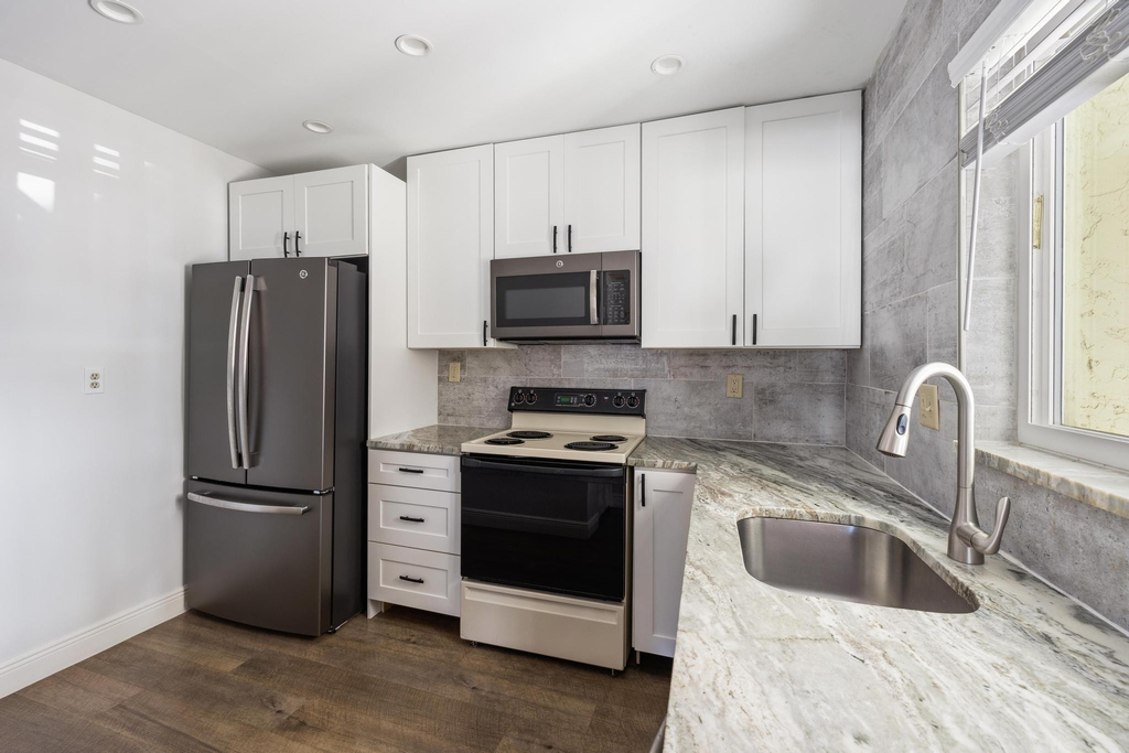 1450 N Riverside Drive - Photo 6