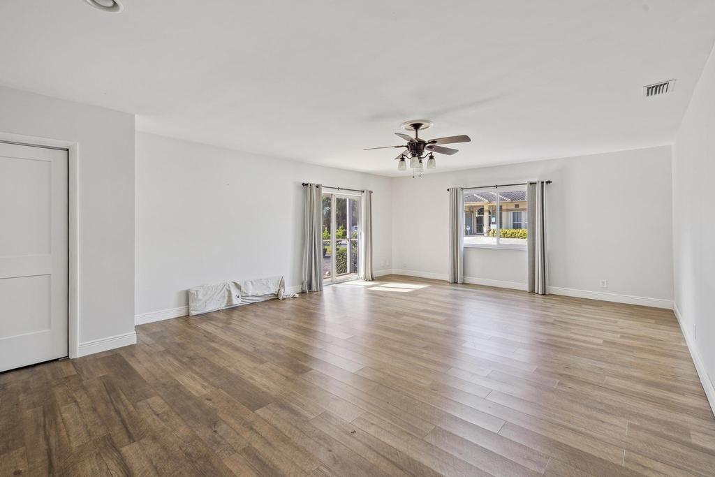 1450 N Riverside Drive - Photo 10