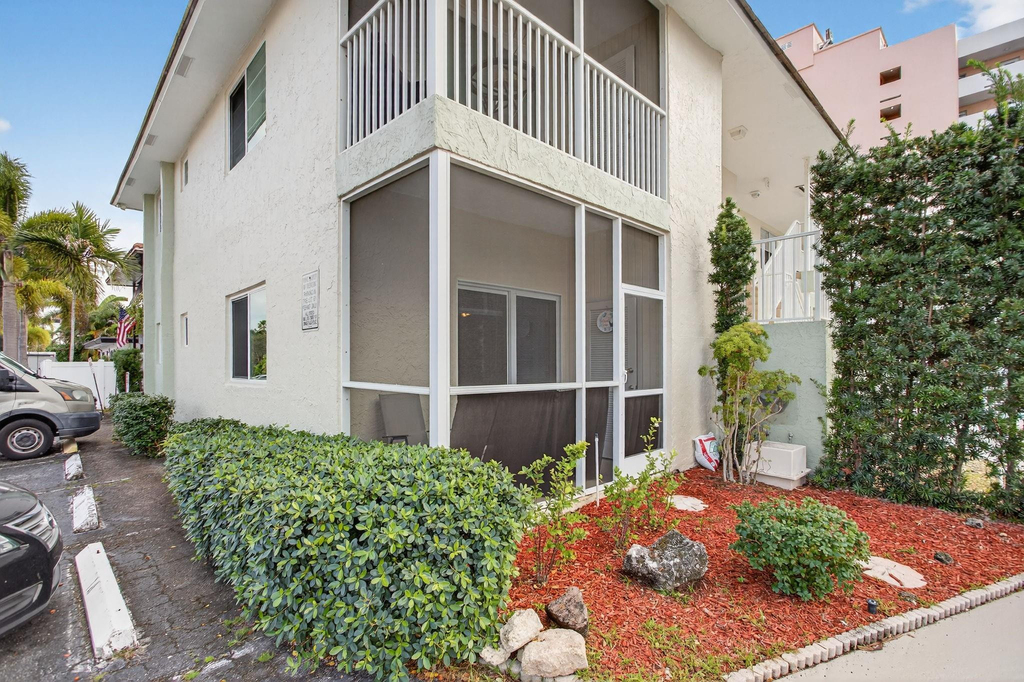 1450 N Riverside Drive - Photo 4