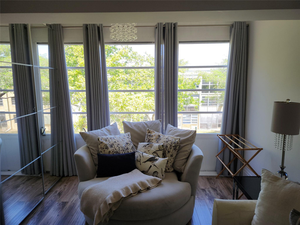 301 Cambridge Road - Photo 10