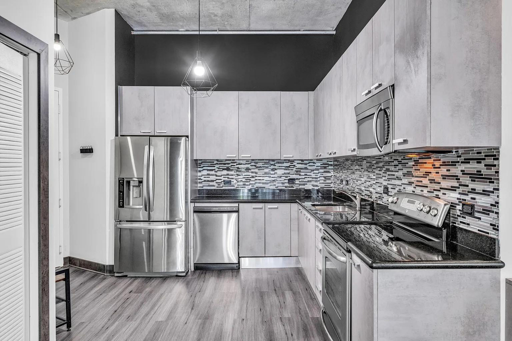 2100 Van Buren Street - Photo 13