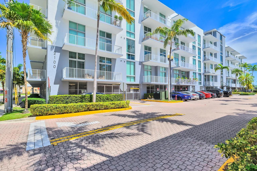 2100 Van Buren Street - Photo 17