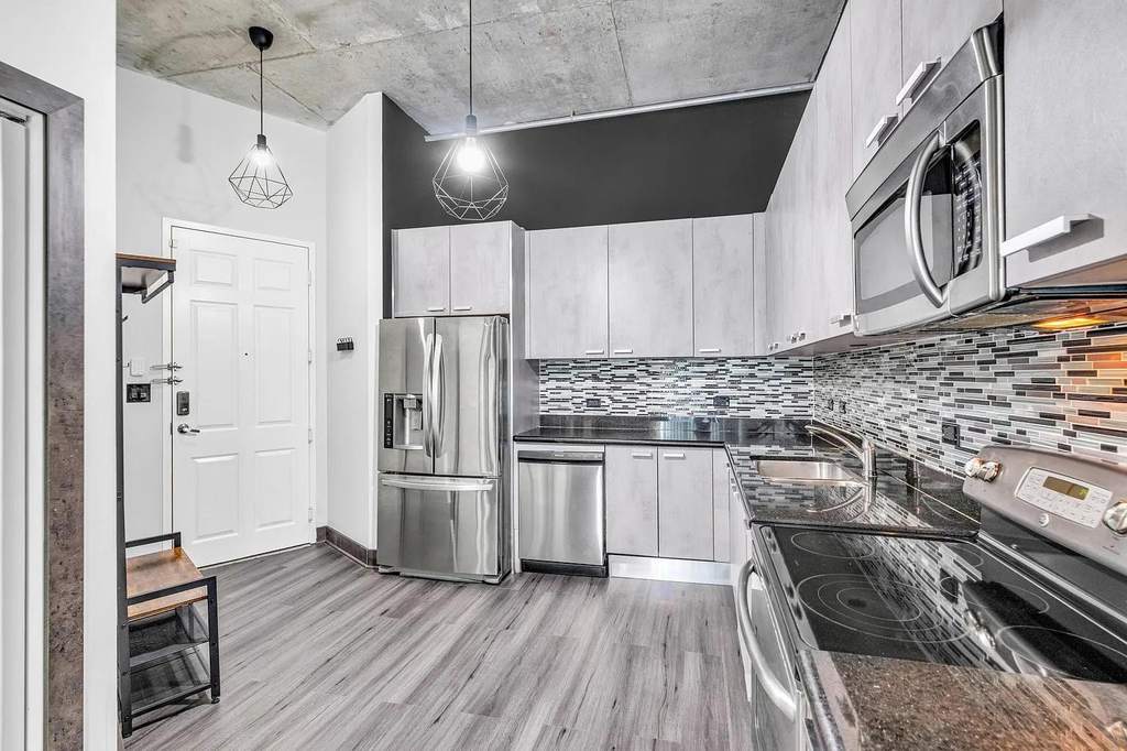 2100 Van Buren Street - Photo 5