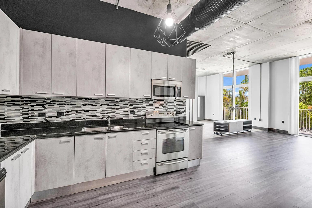 2100 Van Buren Street - Photo 3