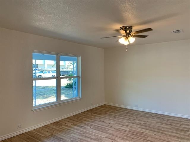 820 W Crawford Street - Photo 2