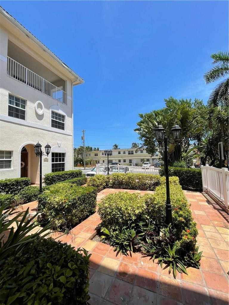 2605 Bay Drive - Photo 2