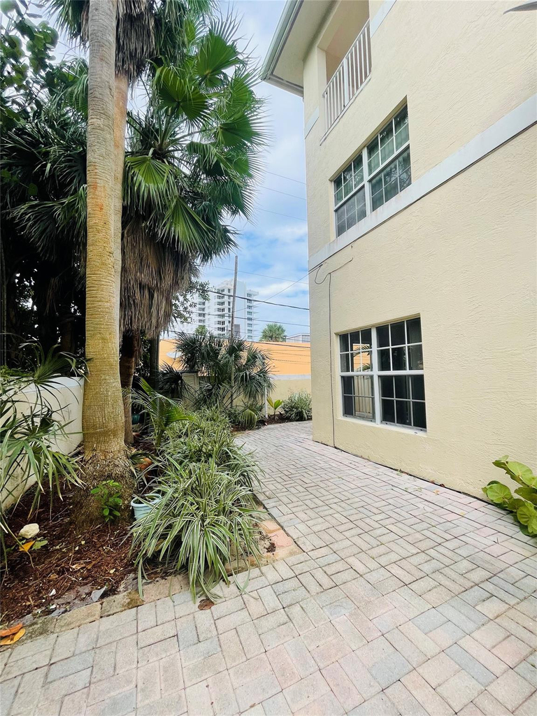 2605 Bay Drive - Photo 7