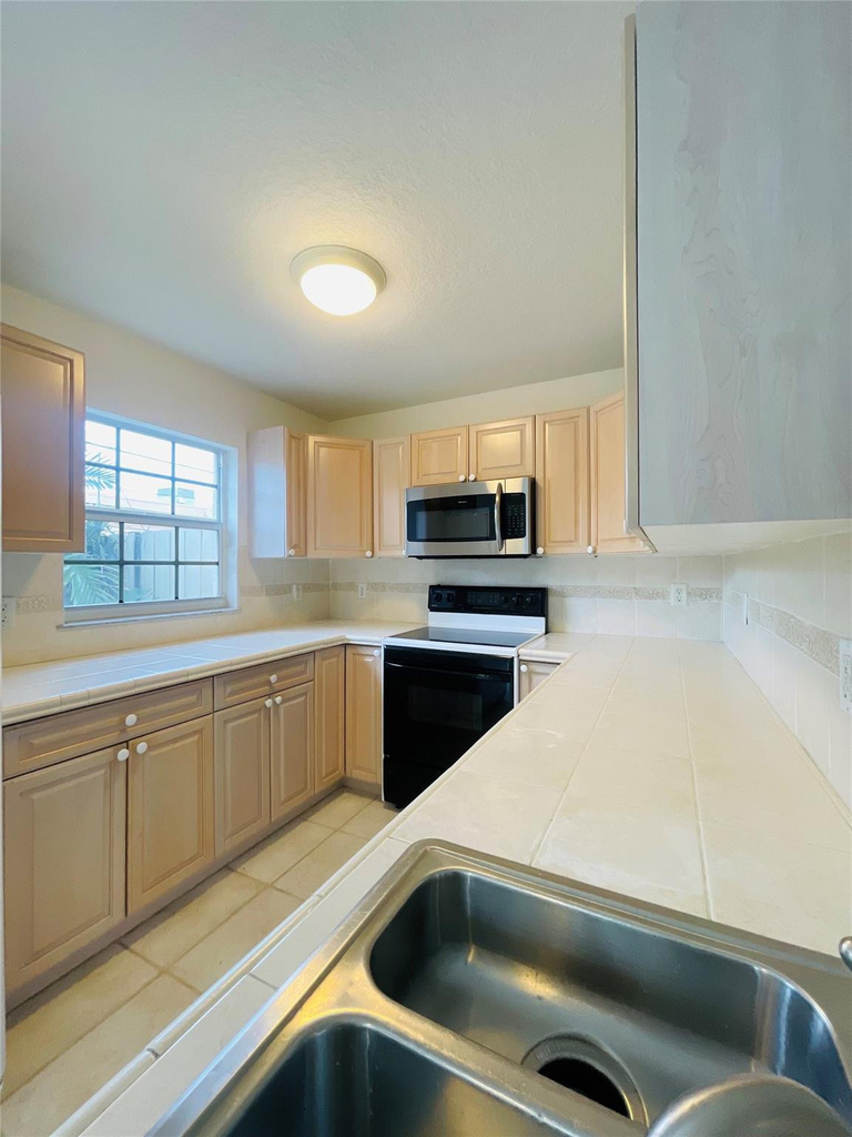 2605 Bay Drive - Photo 10