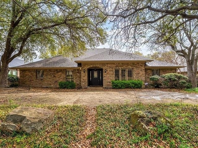 9922 Hickory Crossing - Photo 0